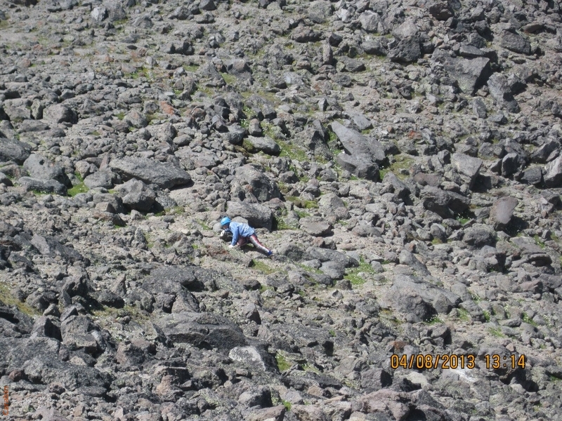 подъем на перевал Летчика Машкова, некоторые ползком