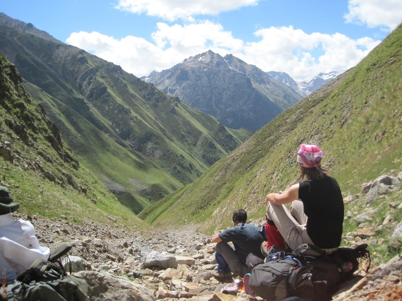 Спуск в долину Акбаши