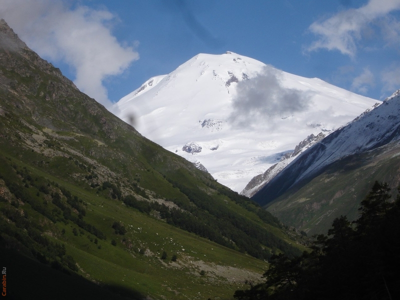 Эльбрус, вид из долины Ирик