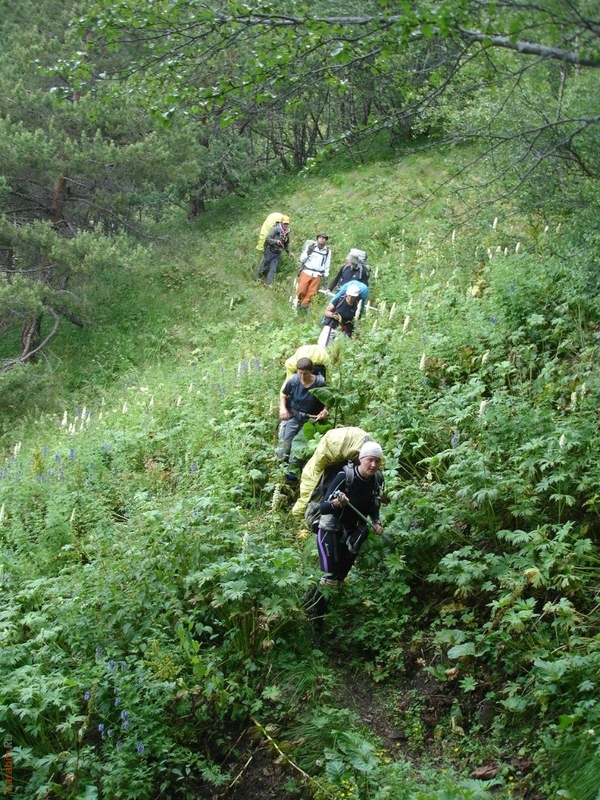 Тропа существует