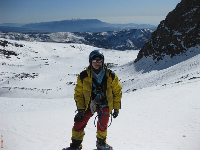 На пер. Плечо Муласена (55 лет ПКТ) (2А, 3200 м, сн-ск, первопроход СТ). Вид на юг, на Средиземное море