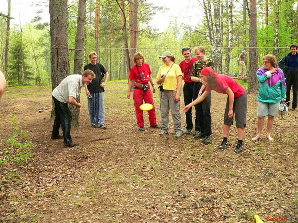 Тарелками по кеглям