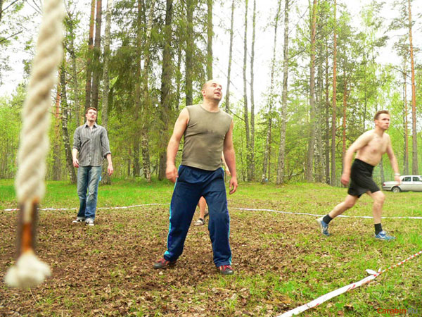 Игра в волейбол