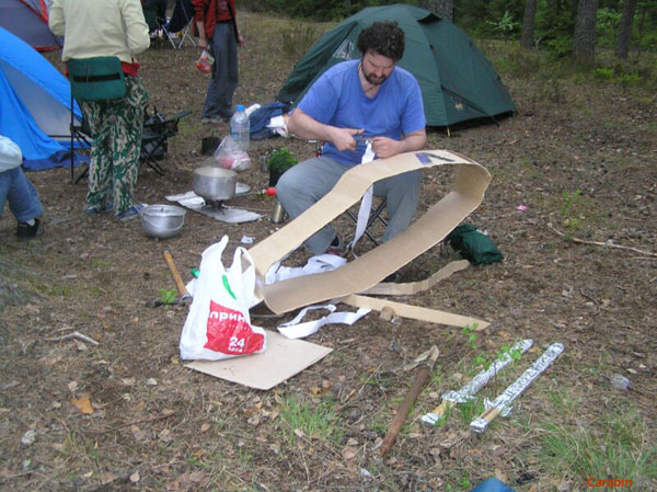 Готовим реквизит для спектакля