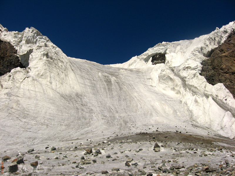 подход под перевал Каратор Западный