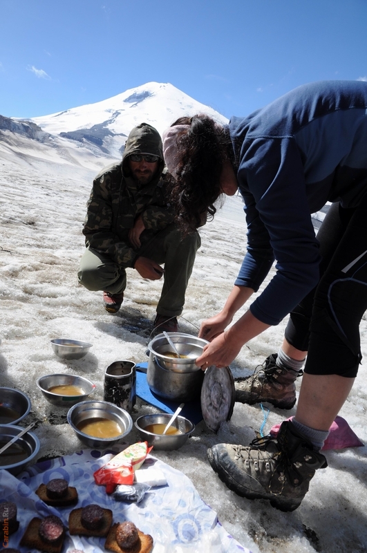 обед на плато Джикаунгенкез