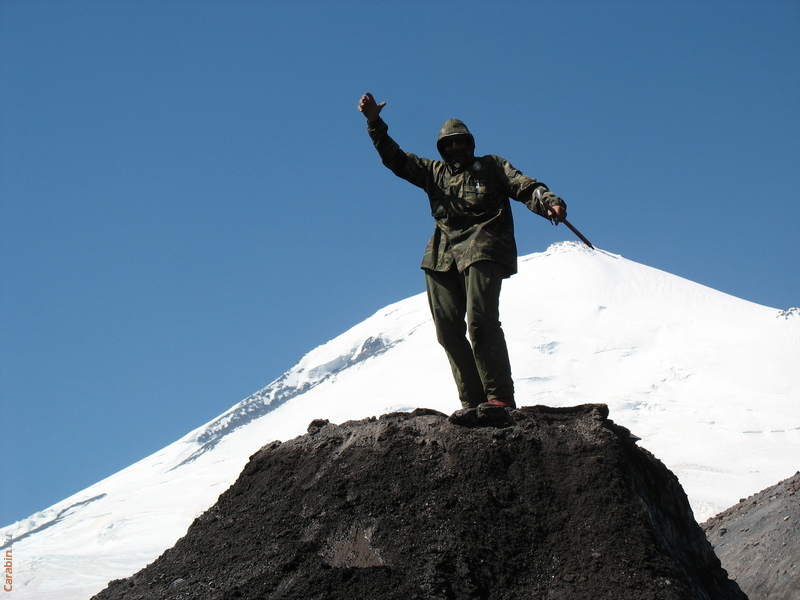 черный альпинист