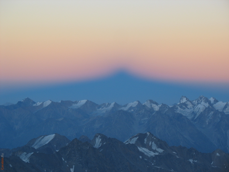 тень Эльбруса