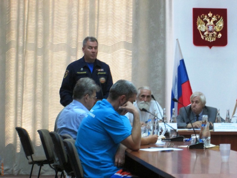 Выступления на съезде.  Командир спасслужб России С. Щетинин. Цейский учебный центр готов принять по направлениям региональных отделений ФСТР 100 человек в год за счет бюджета для подготовки спасателей-общественников.