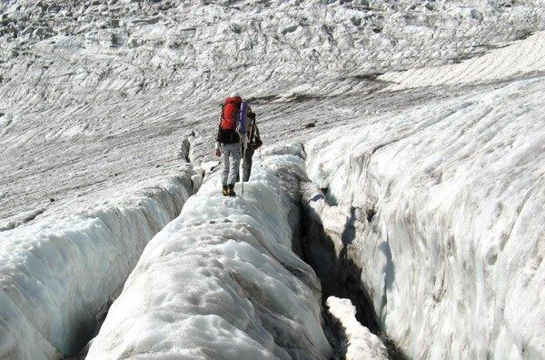 Идем на пер.Джалаучат (3050м, 1Б). Ледник Двуязычный