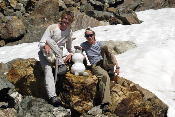 Горный пингвин. Слеплен из чего было Марией Куклиной и Мишей Гусачевым.