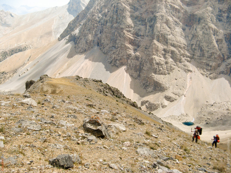 Подъем на хребет перед пер.Адамташ