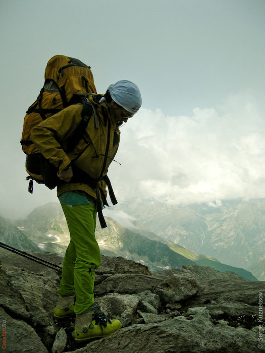 Вид в долину р.Нахар с пер.Саламандра