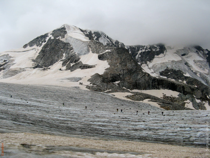 Ледник и массив Гвандра