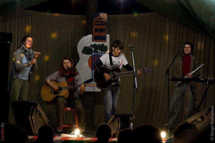 «Ежовы рукавицы» Анна Ежова и Дмитрий Саврасов и группа «Ключевое слово»