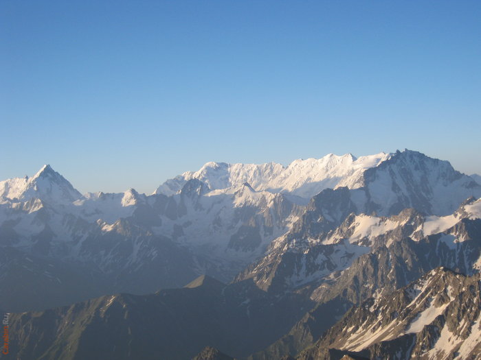 Безенгийская стена была верным спутником 2 недели