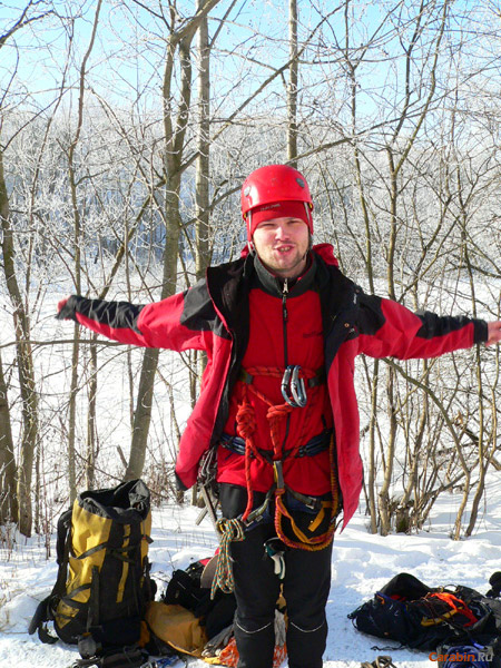 А глаза у нее вот такие были