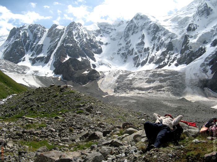 Джетыогузская стена