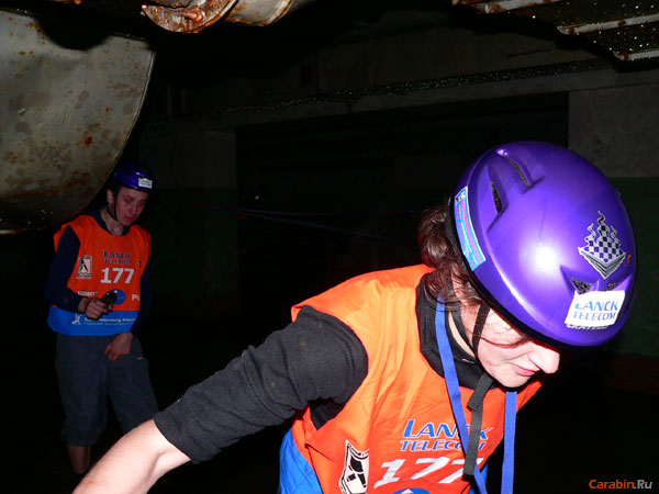 А кто-то еще хотел снять каску