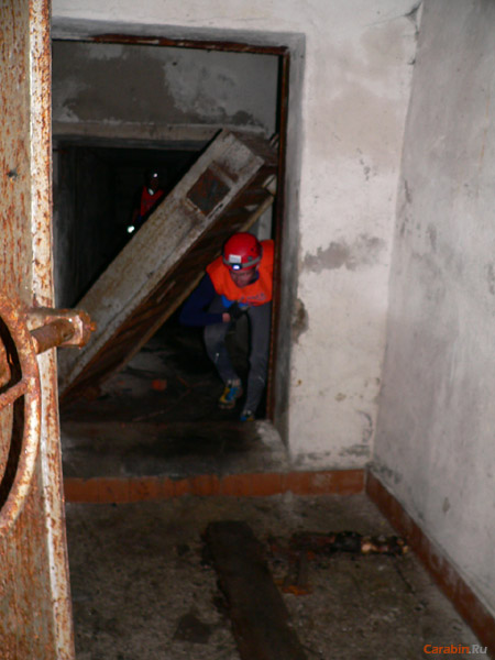 Парадный вход бомбоубежища