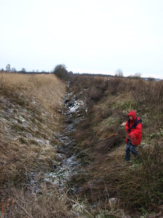 Открытый канал в начале Таицкого водовода.
