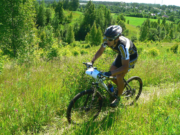 На дистанции Балгабаев Равшан. Первый круг.