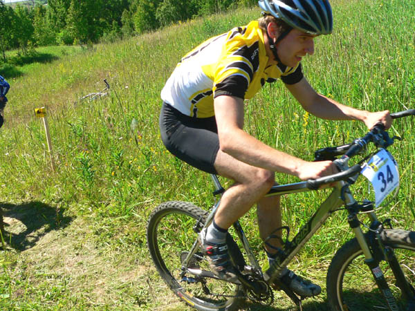 Андрей Аверин ломит в гору..