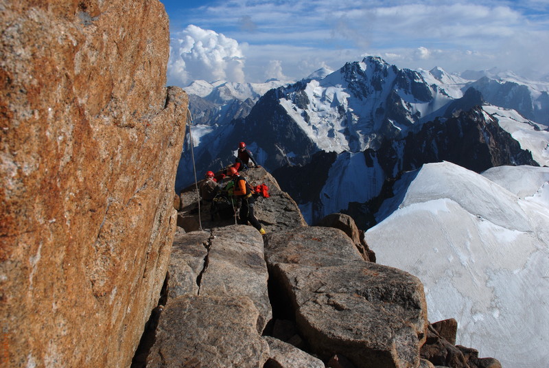 на спуске с пика Комсомол