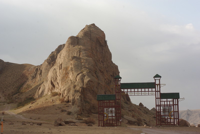  на реке Или Тангалы Тас