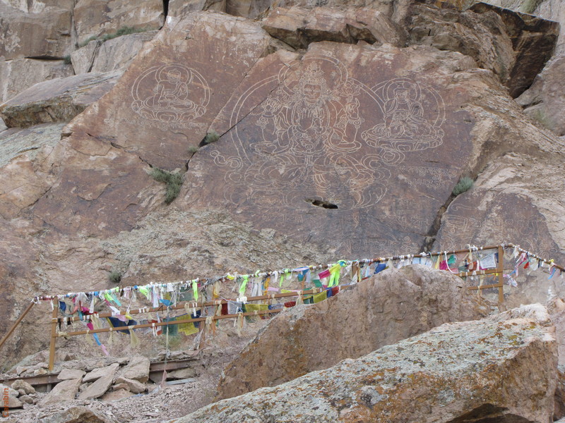  Тангалы Тас, наскальные рисунки